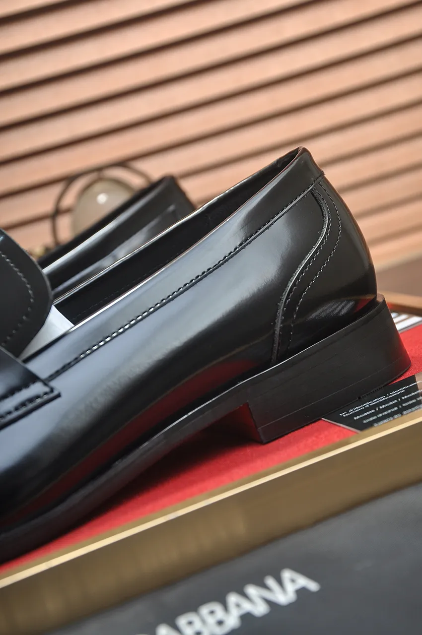 Men's men's shoes 💰500💶🌲 DG top 🔍🔍Men's new leather shoes 🚹 are on sale at the same time at the counter ⚠The uppers are imported cowhide from Italy, the entire imported cowhide lining, imported accessories 💪💪, completely 1⃣️ vs 1⃣️ replica 🇮 🇹💪💪, ⚠Sole: The original sole is specially provided by the original factory, the exclusive movable molded sole is super comfortable, ⚠The original factory follows the order, 🔍🔍high quality, you can enter and exit the counter at will, welcome to compare ⚠Size: 38-44 (45 customized)